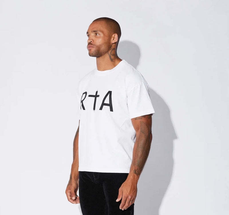 RTA LIAM TEE | WHITE FRONT LOGO