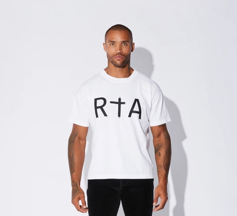 RTA LIAM TEE | WHITE FRONT LOGO